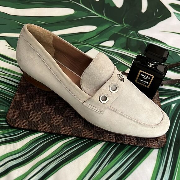 Bernardo light gray loafer with silver round stud and round unique heel - Picture 2 of 7